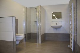 Badkamer modern met grijze tegels